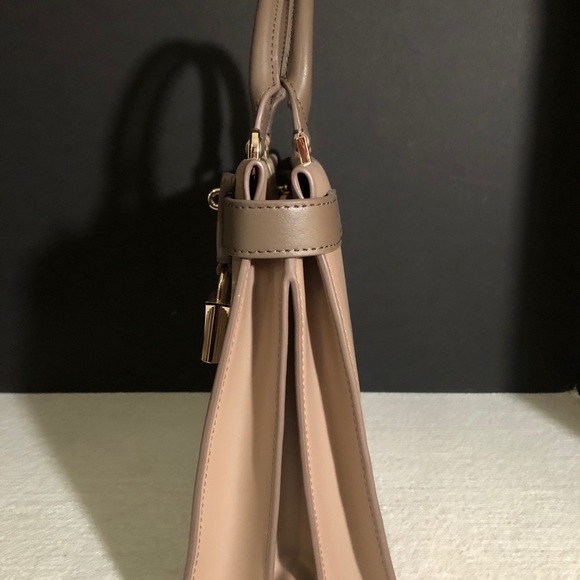 🔅Michael Kors Belted Bag🔅 - Picture 3 of 11